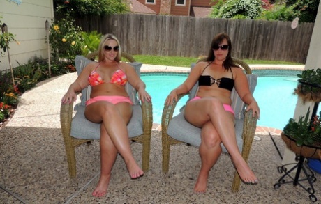 Fat amateurs remove bikinis for nude poses before fingering and toying twats