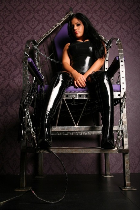 Hot brunette Jasmine Jones gets off her throne to lead a male slave by a leash