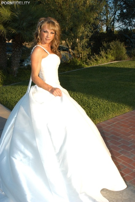 Gold digger bride Shayla LaVeaux makes a bad catch but fucks the pauper anyway