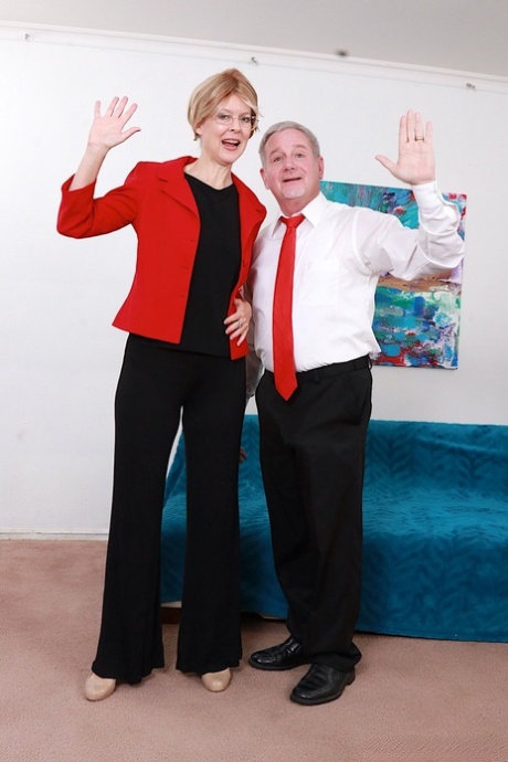 Horny granny Jamie Foster strips and takes her husband's stiff boner deeply