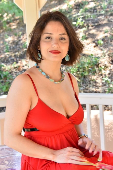 Gorgeous MILF Mitzi exposes her beautiful hanging tits in public